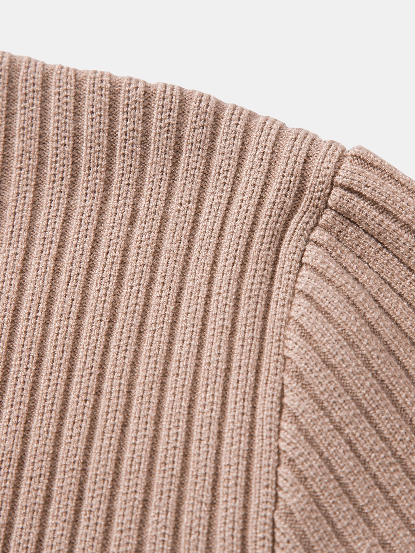Gerippter Pullover mit Henley-Ausschnitt