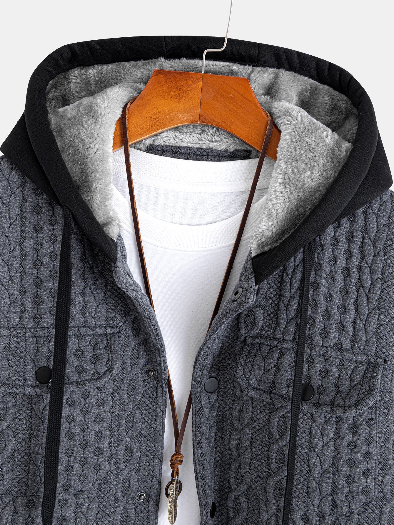 Jacquard-Mantel mit Kapuze und Twist-Design, gefüttert mit Kunstpelz