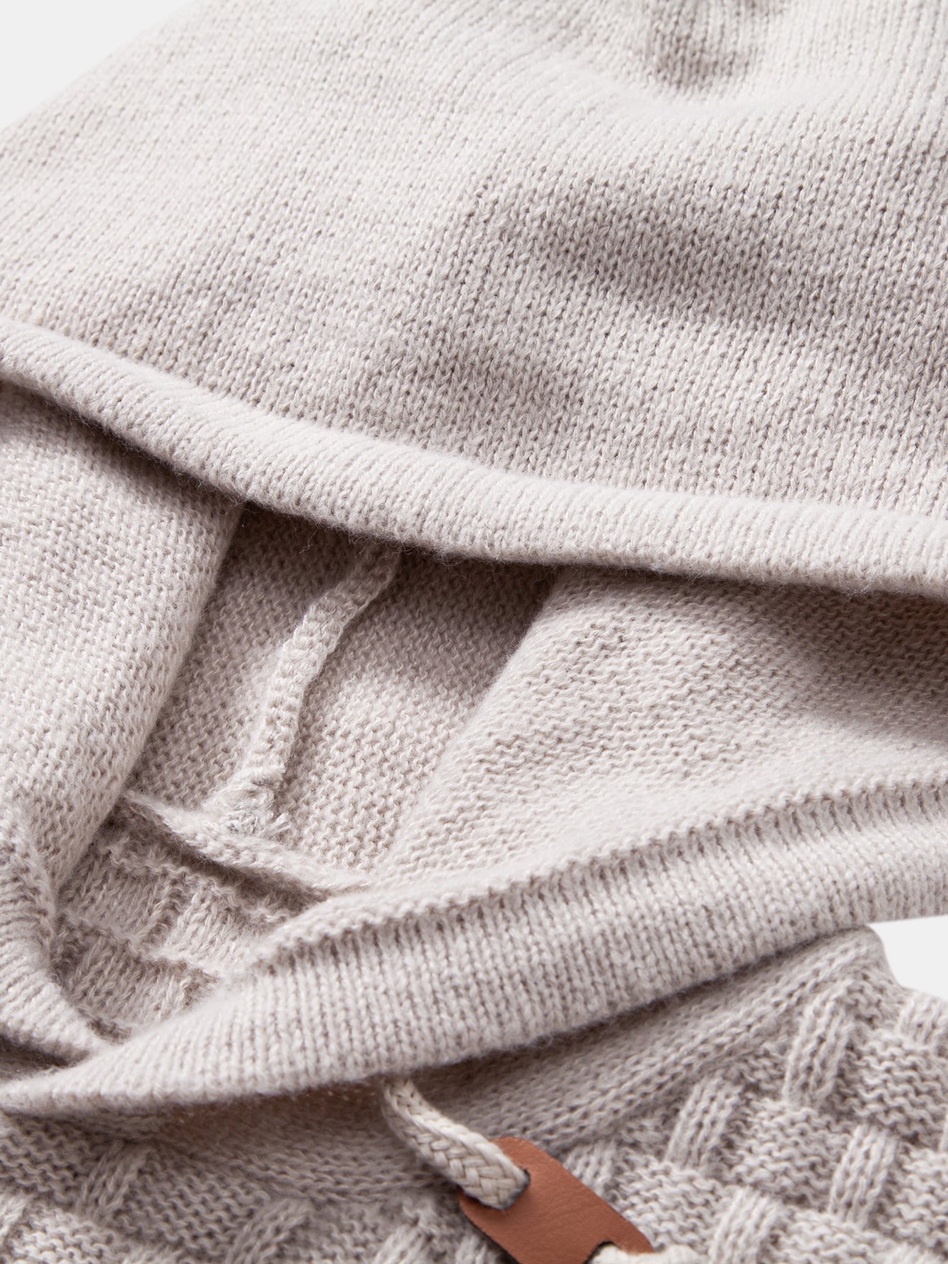 Gestreifter Kapuzenpullover