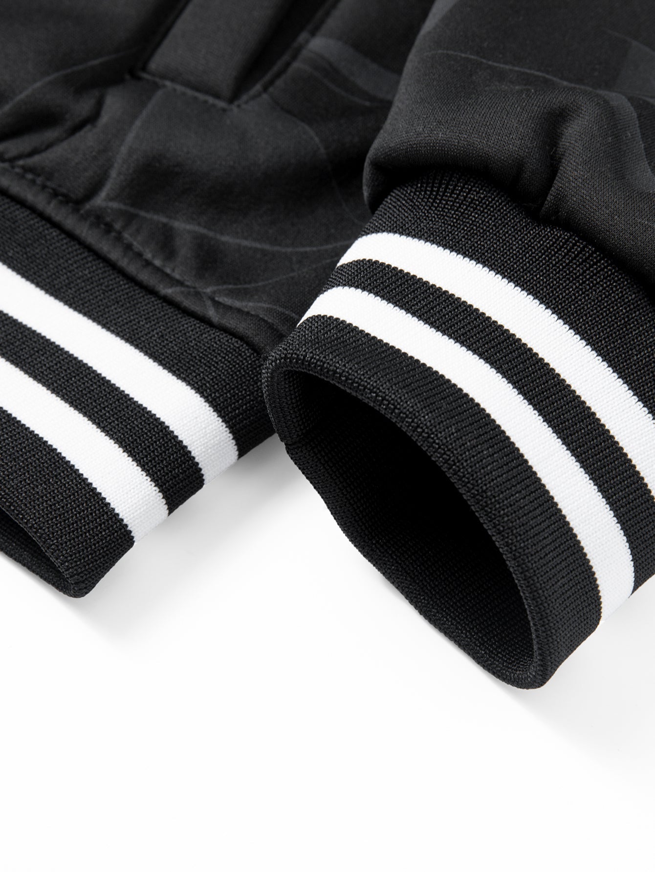 Geometrisch gemusterte Teddy-Fleece Baseballjacke