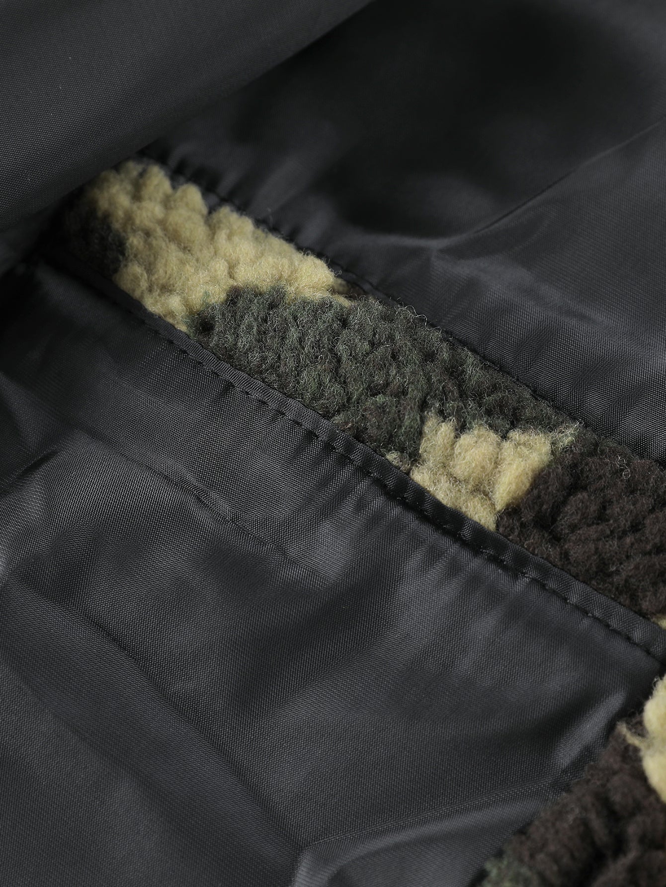 Tarnmuster Teddy-Jacke mit Taschen