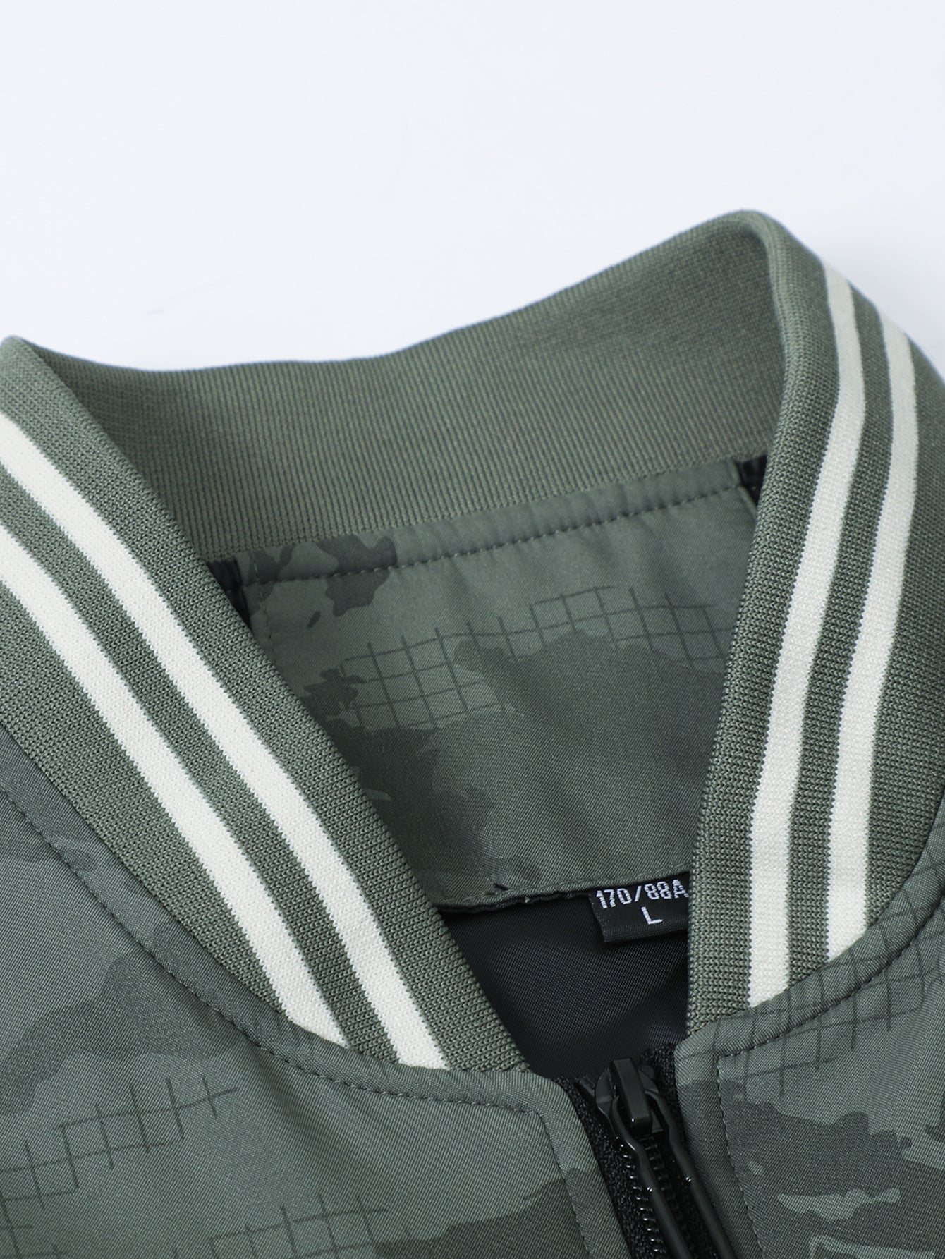 Baseballjacke in Tarnfarben