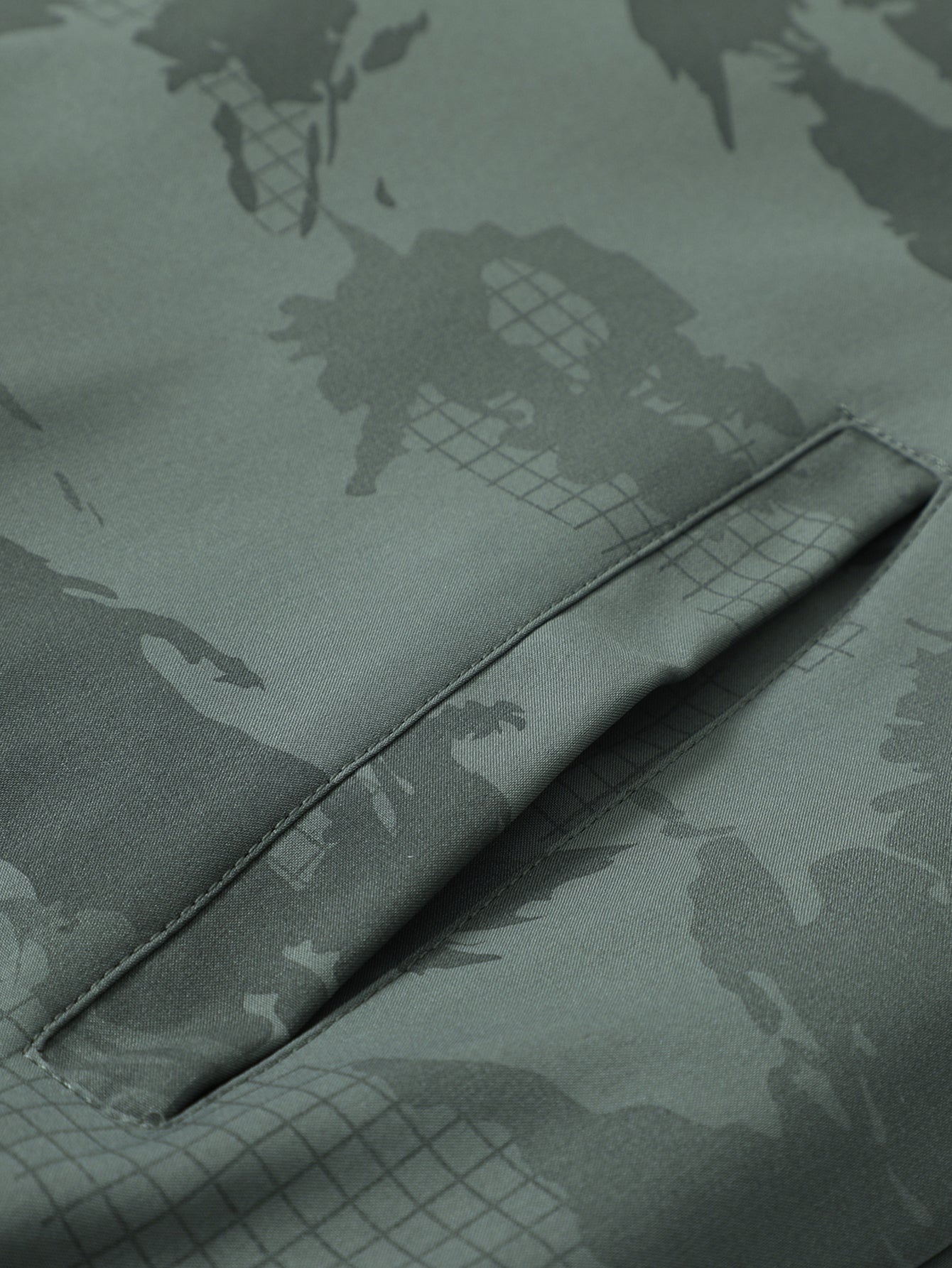 Baseballjacke in Tarnfarben