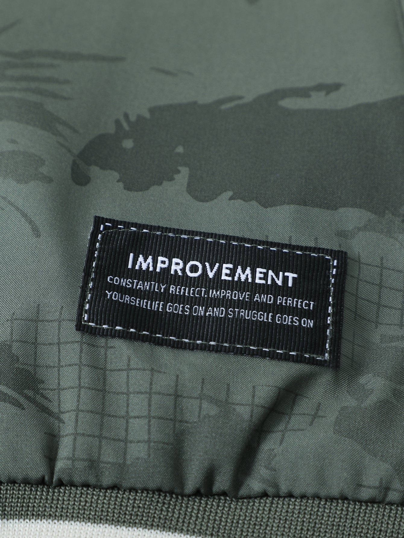 Baseballjacke in Tarnfarben