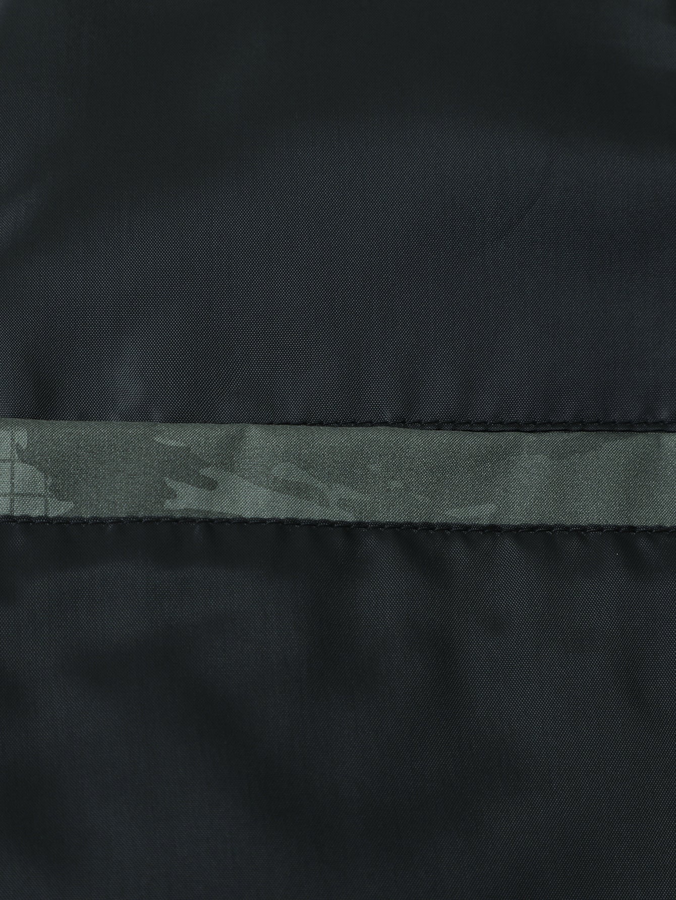 Baseballjacke in Tarnfarben