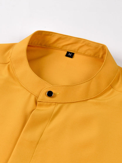 Stehkragenhemd mit verdeckter Knopfleiste und bügelfreier Pflege