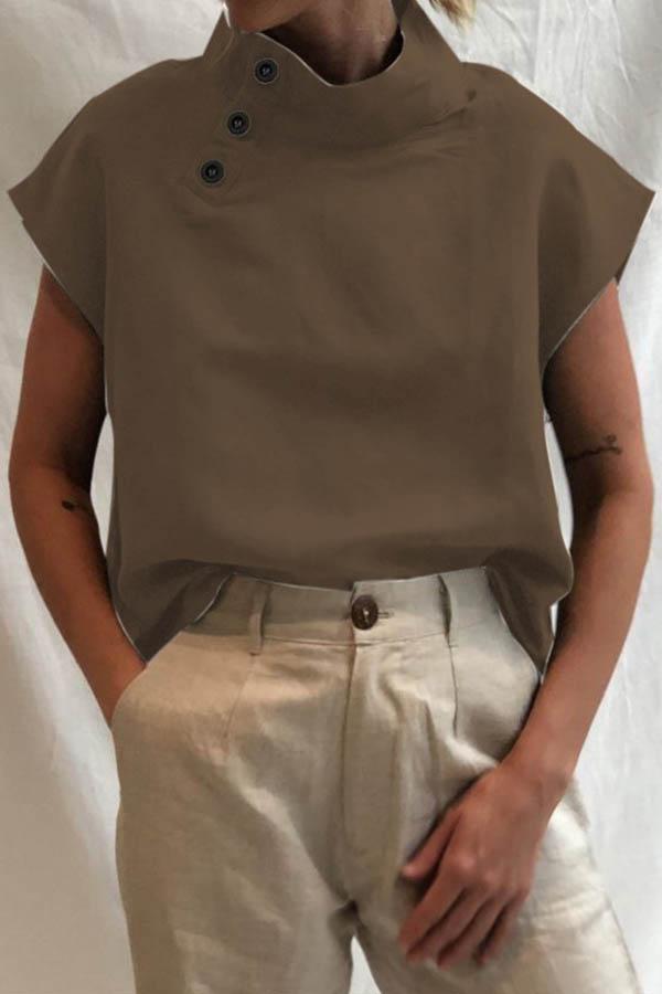 Lowella - Bluse mit hohem Kragen und Knöpfen