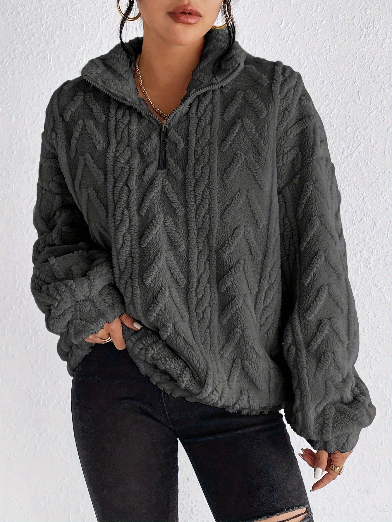 Aila - Flauschiger Zip-Pullover