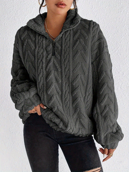 Aila - Flauschiger Zip-Pullover