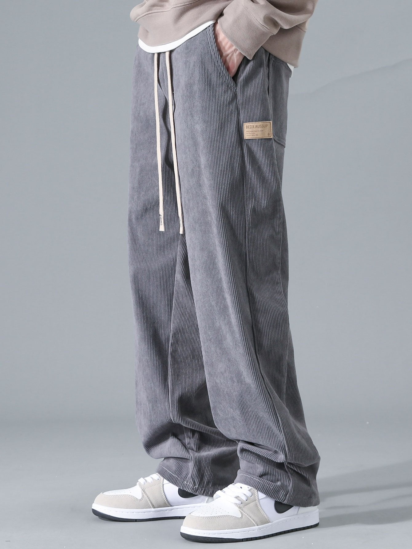 Gerade geschnittene Cordhosen