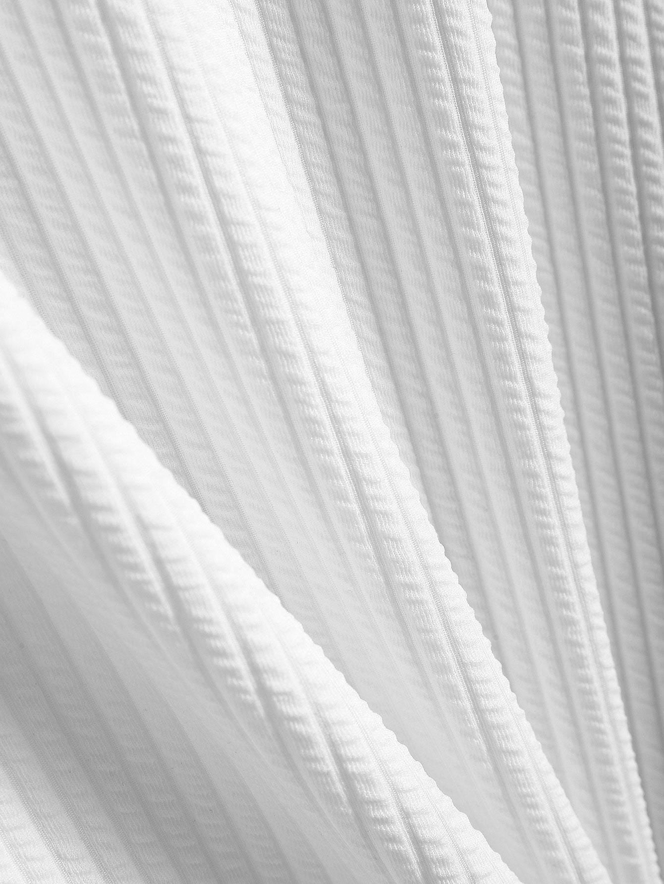 Muscle Fit Ripped Hem T-Shirt and Shorts Set