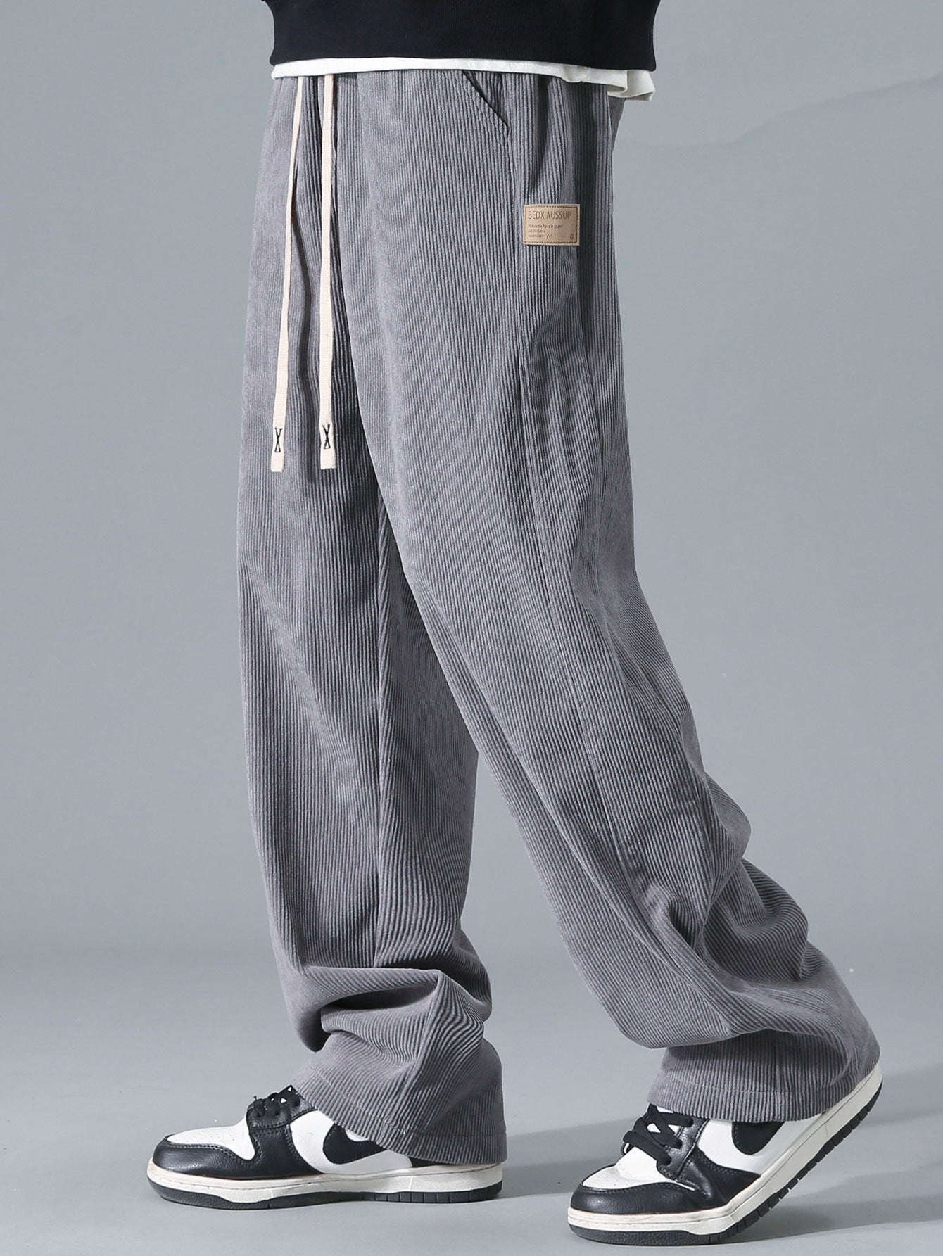 Gerade geschnittene Cordhosen