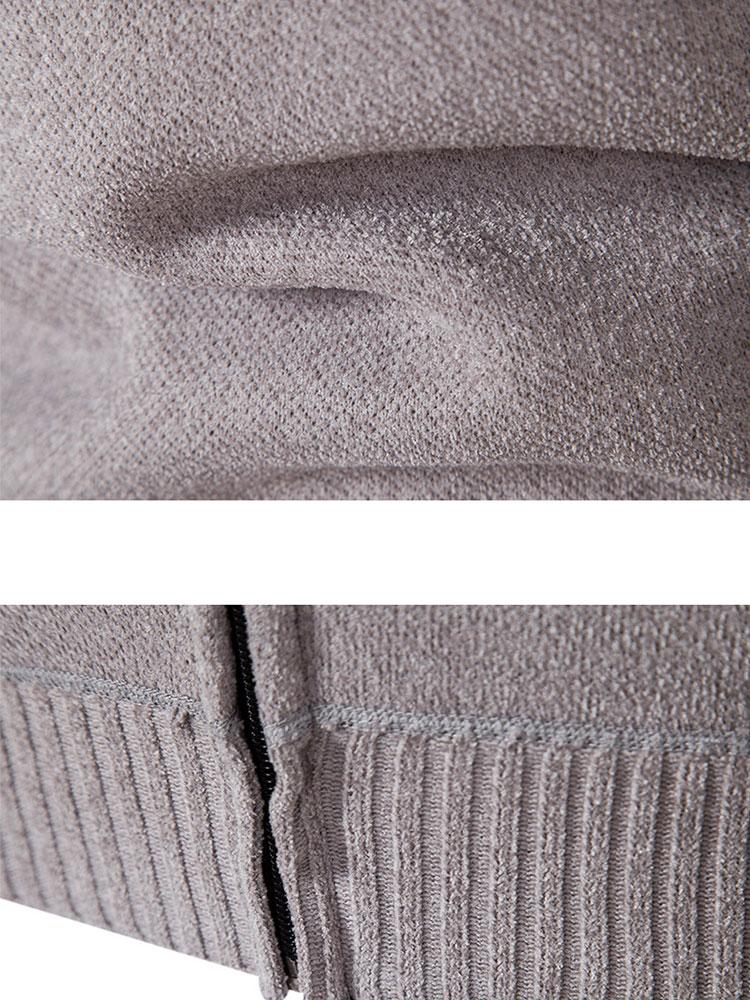 Pullover mit praktischer Reißverschlusstasche