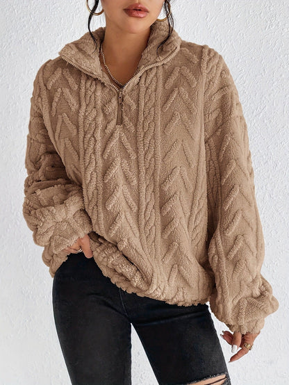 Aila - Flauschiger Zip-Pullover