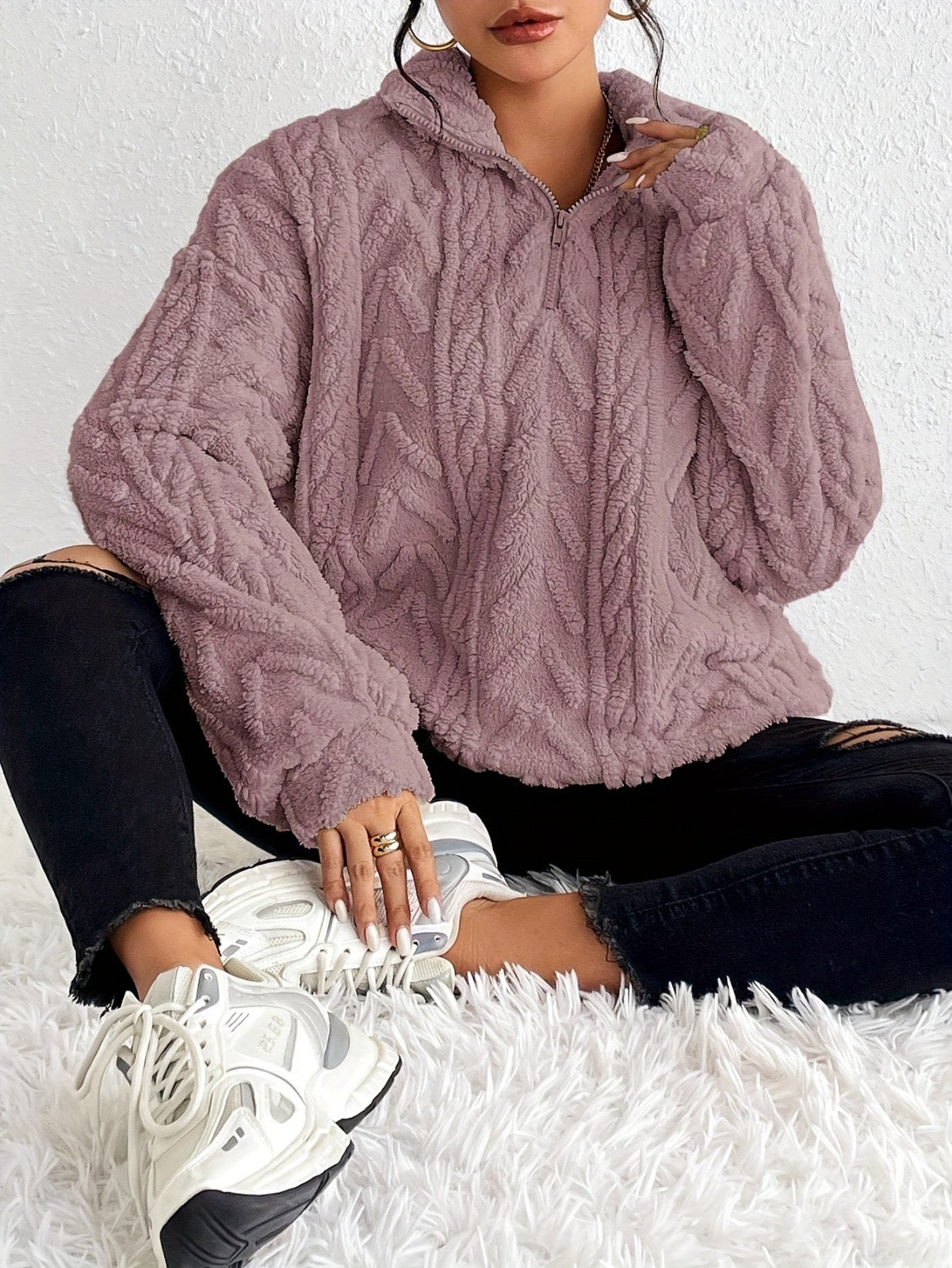 Aila - Flauschiger Zip-Pullover